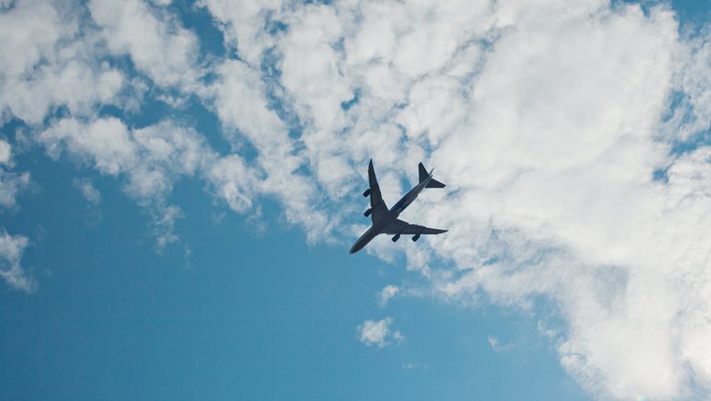Молились и плакали: Лайнер Avianca дважды не смог приземлиться в аэропорту, пассажиров тошнило от страха