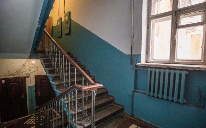 На Красном проспекте в Новосибирске мужчина напал на первоклассницу
