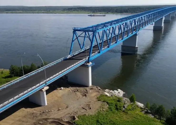 На Высокогорском мосту через Енисей уложили асфальт