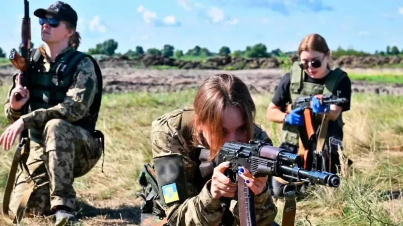 Нацист в юбке: как экс-россиянка Даша ДШК заманивает женщин в отряд ВСУ &laquo;Гарпии&raquo;