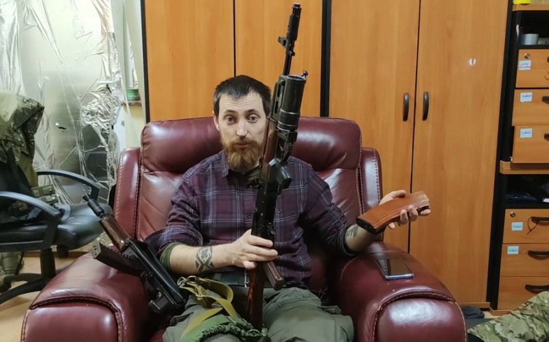 Нацист, воспитатель, блогер: Как боевик АТО в особых лагерях на Украине учит детишек убивать российских