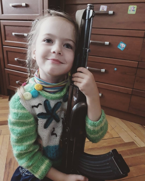 Нацистка на службе ВСУ: Как жила одиозная убийца из вооруженных сил Украины Маруся Зверобой