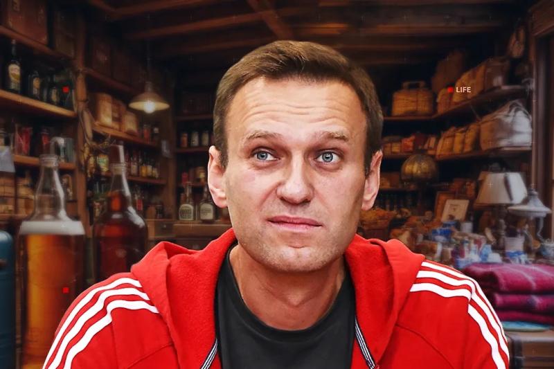 Носки есть, трусов нет: Как распилили имя известного оппозиционера на сувениры и водку