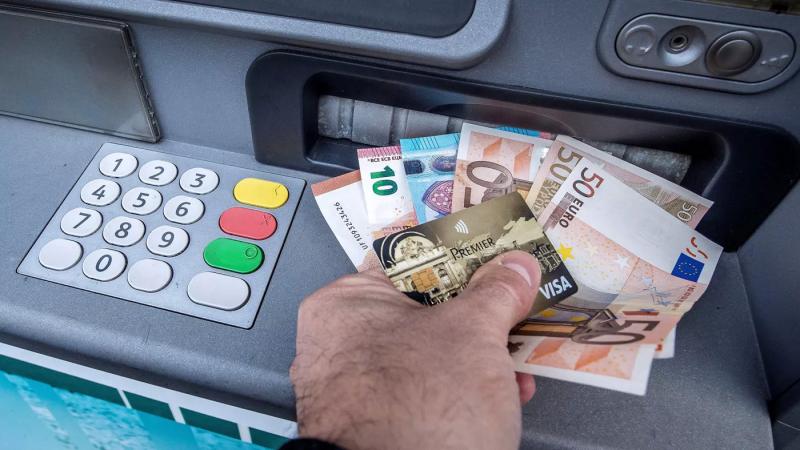 Новосибирцев ждет суд за незаконный перевод 433 миллионов рублей