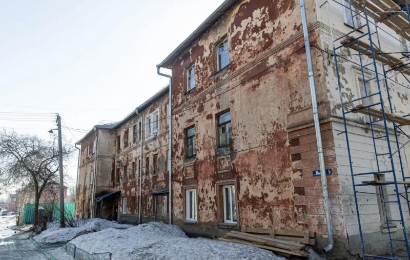 Новосибирская мэрия не признает аварийным 79-летний дом на улице Мира