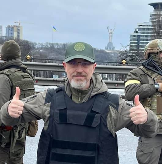 Один от олигарха, другой от Кличко: Из кого Зеленский выбирает нового министра обороны Украины