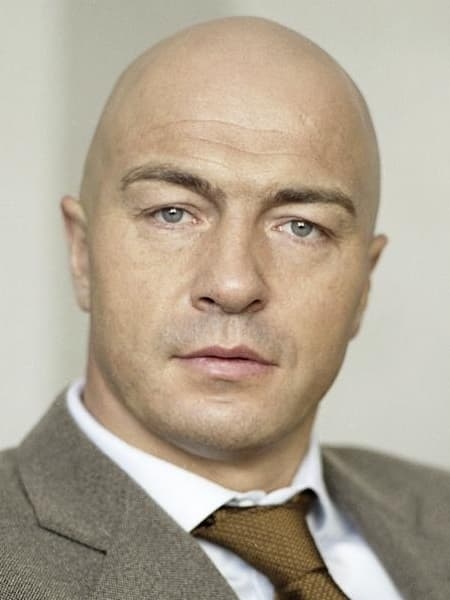 Олег Новиков