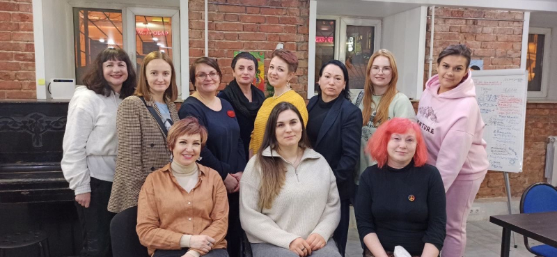 От королевы «кислоты» до побирушки: Как живёт поэтесса Алина Витухновская, поддержавшая войну НАТО против России