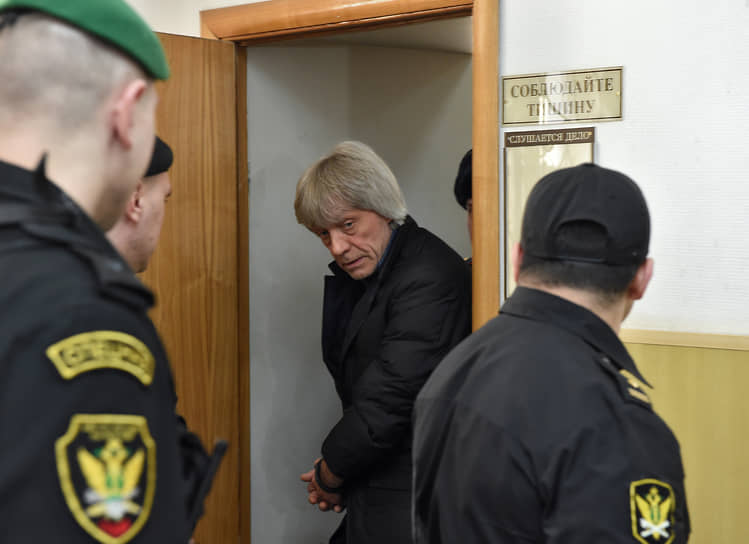 Переводы с судебного на прокурорское закончились ничем