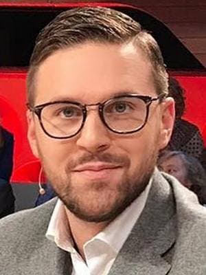 Петр Максаков
