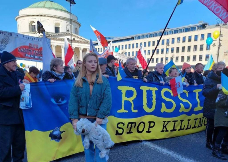 Певичка с наполеоновскими амбициями: Почему украинская артистка Тина Кароль мечтает сжечь Москву