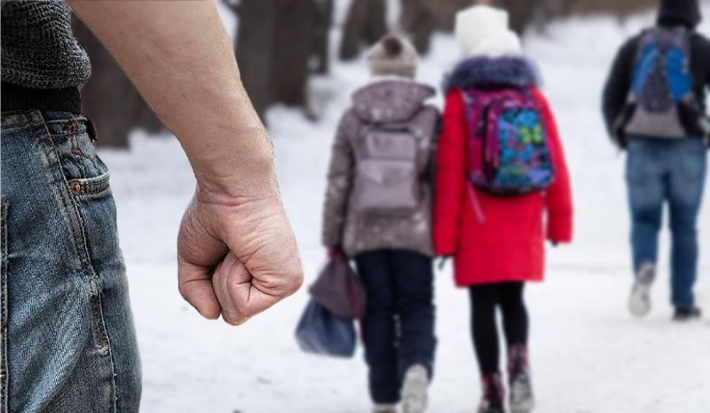 Пьяный грабитель напал на двух девочек в Ирбейском районе