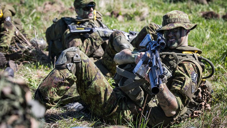 Пятеро военных получили ранения при взрыве миномета на полигоне в Эстонии