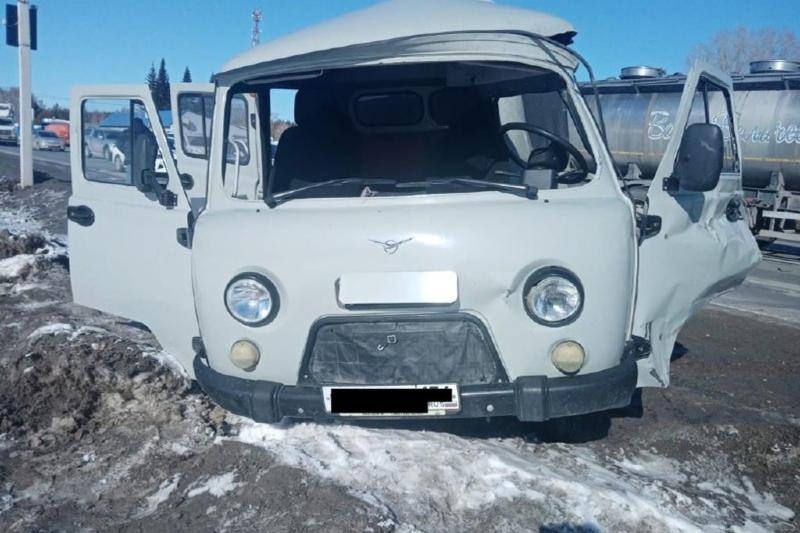 Под Новосибирском произошло смертельное ДТП с УАЗом и «Мерседесом»