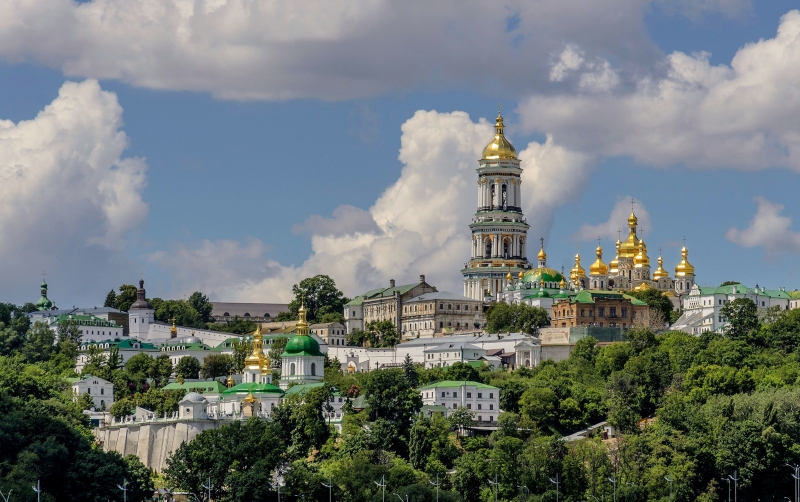 Похищения, грабежи, вымогательство: Как нацисты устроили на Украине охоту на Столичный патриархат