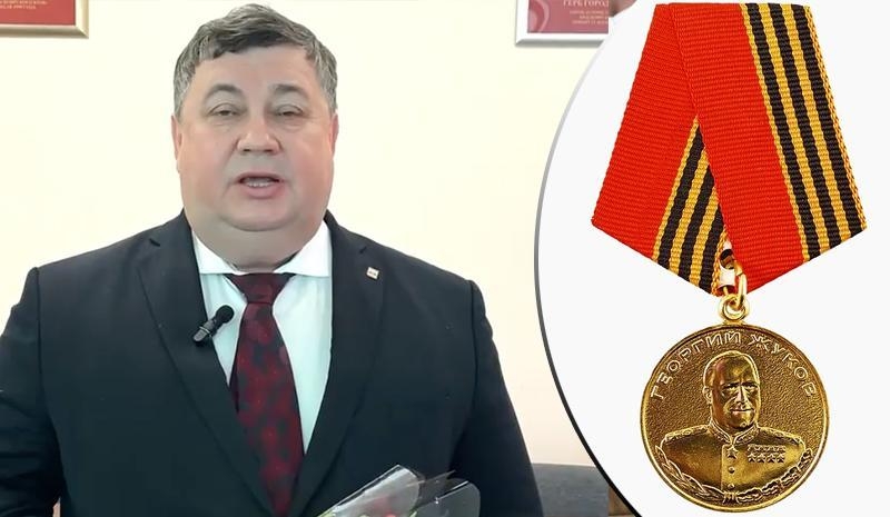 Прокуратура начала проверку из-за мэра Канска, который &laquo;наградил&raquo; себя медалью Жукова