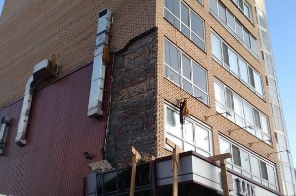 Разрушающийся в Томске дом обследует компания из Санкт-Петербурга