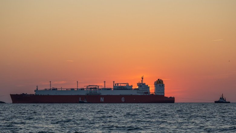 Россиянин погиб после отравления на борту танкера в Мраморном море