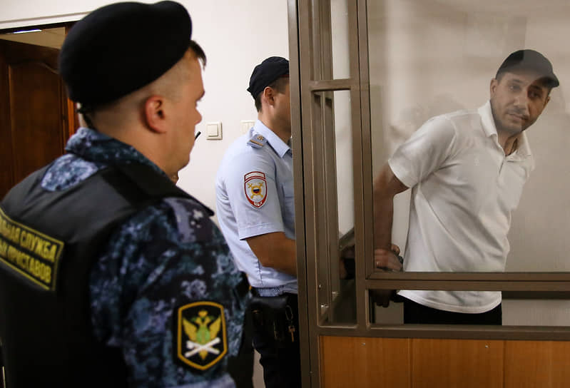 &laquo;Самолет Конца света&raquo; приземлил в колонии