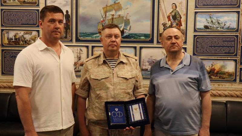 Сенаторы Андрей Чернышев и Николай Кондратюк поздравили российских военных в Сирии с наступающим Днем Победы