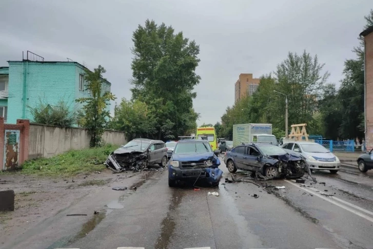 Смертельное ДТП в&nbsp;Красноярске: один человек погиб, двое в&nbsp;больнице 