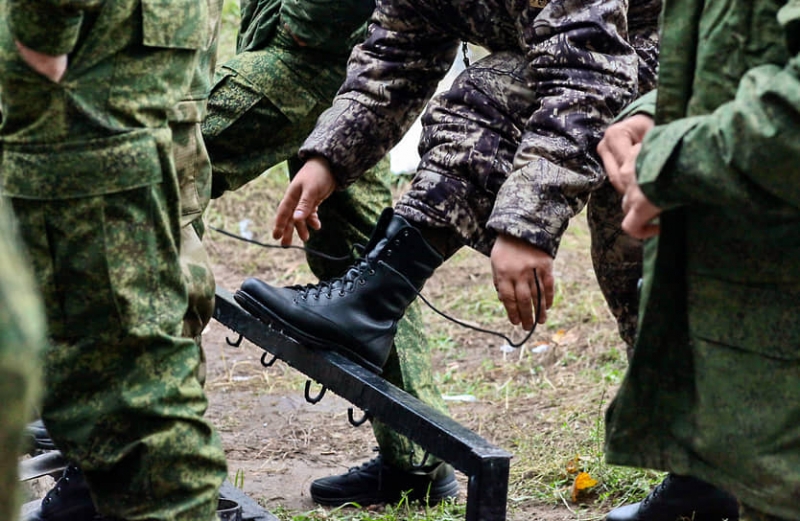 Солдатская баня тоже ранит