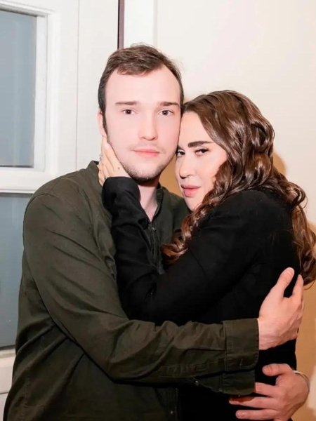 «Таня — это уровень Мэрилин Монро!»: 22-летний бойфренд дочери Успенской раскрыл, чем она его покорила