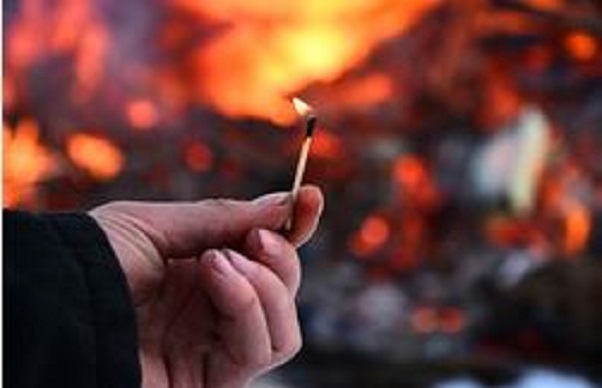 Томич поджёг 8 автомобилей, 8 табачных киосков, украл 2 велосипеда, хранил оружие и взрывчатку