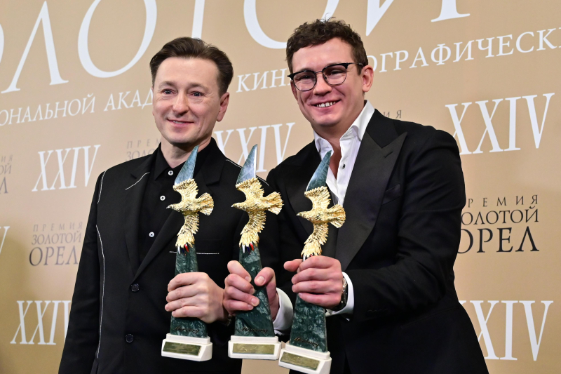 &laquo;У меня нет квартиры, хотя я снимаюсь 365 дней&raquo;: Никита Кологривый берет деньги в долг у друзей