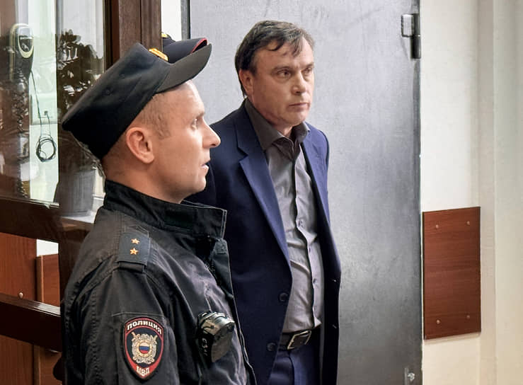 Управленец выписал себе срок