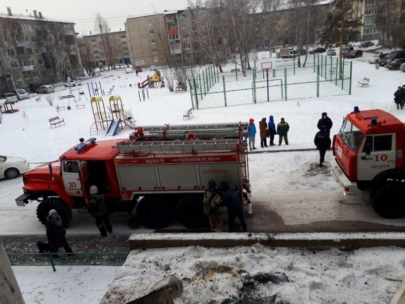В Ангарске из-за майнинговой фермы на балконе произошёл пожар