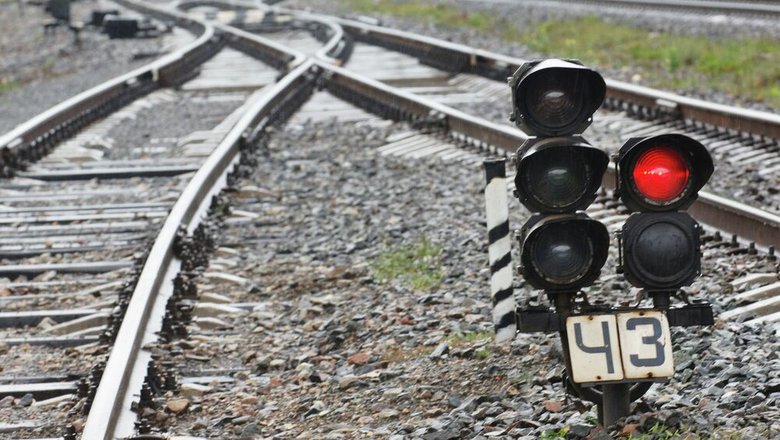В Белгородской области электричка сошла с рельсов из-за подрыва путей