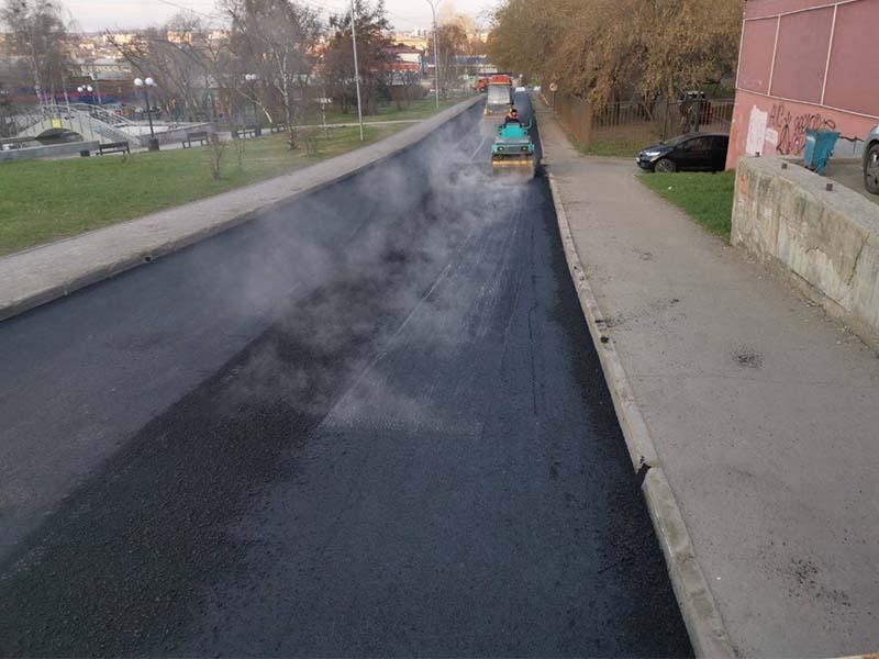 В Иркутске продолжается ремонт дорог картами