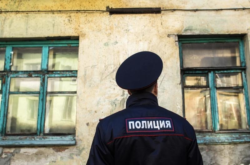 В новосибирский суд передали дело полицейского, который напал на школьницу