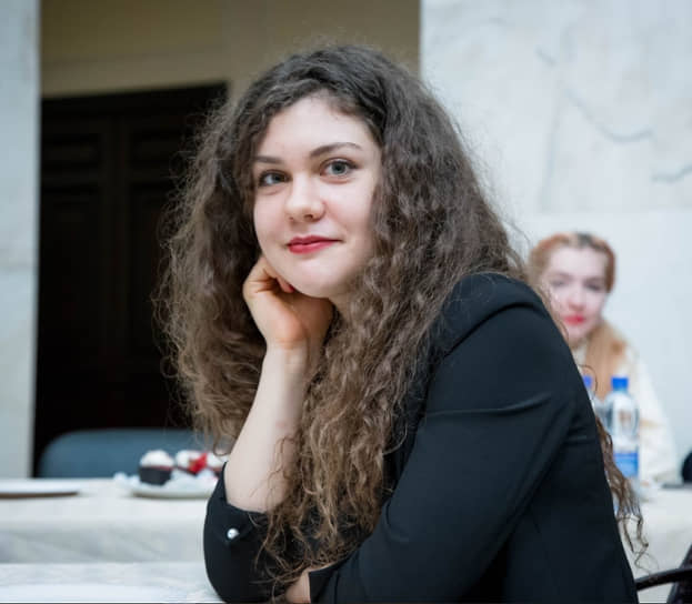 &laquo;В отрицании человек, переживший утрату, может вести себя отстраненно&raquo;