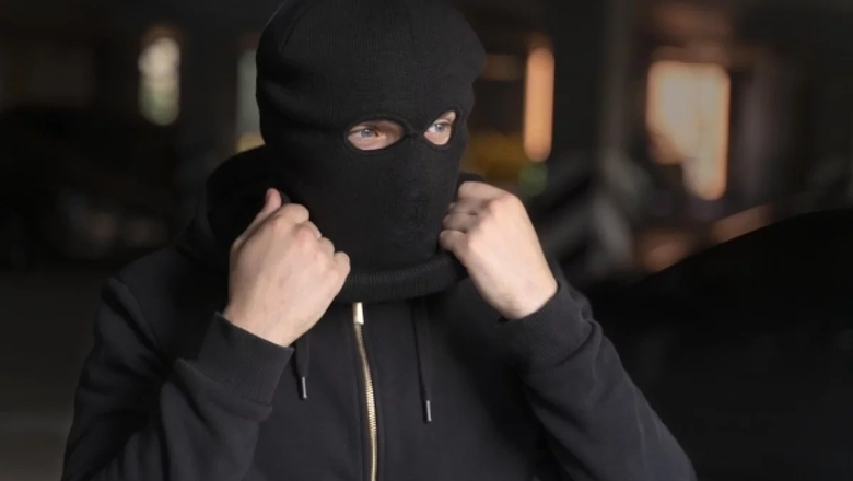 В Подмосковье трое мужчин напали на иностранцев и похитили 15 млн рублей
