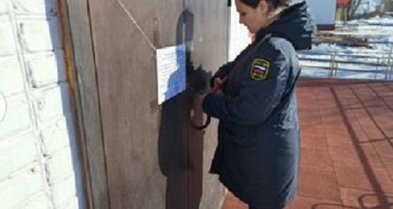 В селе Молчаново Томской области опечатали учреждение культуры. Там нет пожарной сигнализации