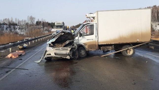 В столкновении двух автомобилей под Томском погиб молодой мужчина