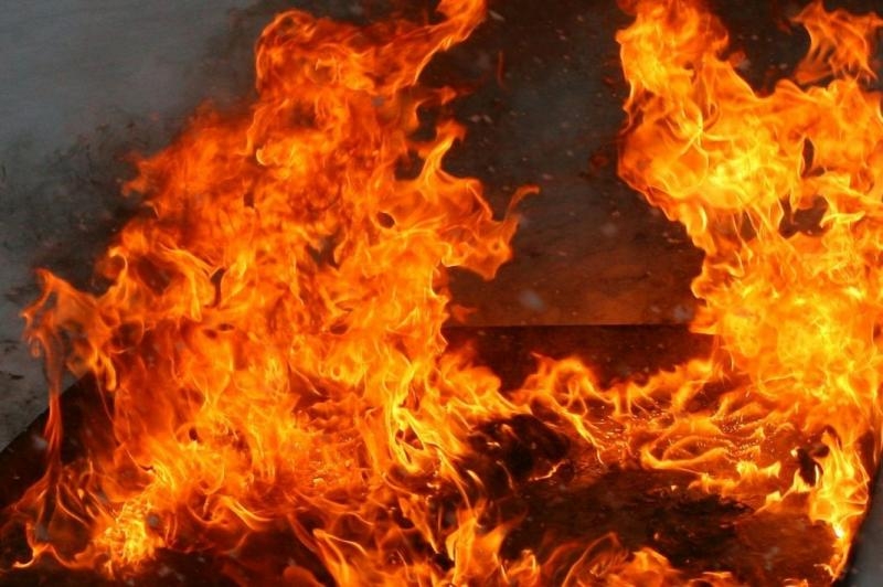 В Тайшетском районе горит деревня