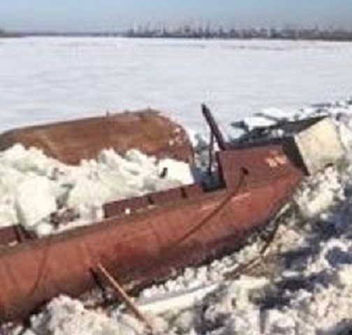 В Томске во время ледохода затонул сухогруз коммерческой фирмы