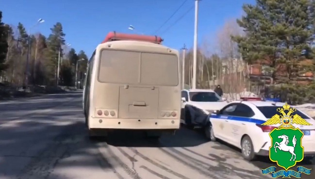 В Томске задержан водитель автобуса, лишённый права управления транспортом