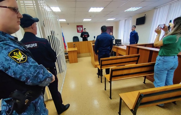 В Томской области суд арестовал обвиняемого в убийстве женщины-фельдшера