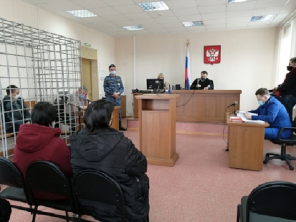 В Томской области суд арестовал полицейского, насмерть сбившего двух девушек