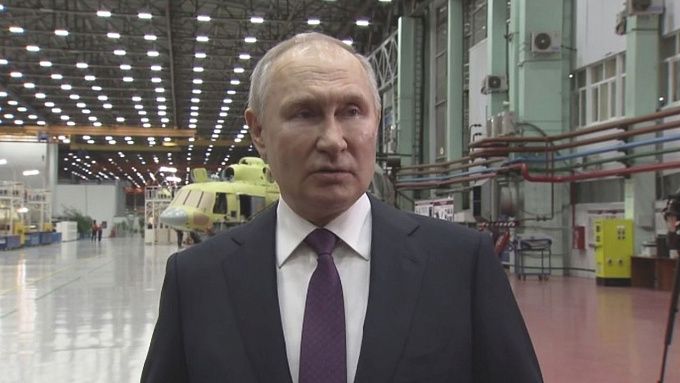Владимир Путин прилетел в Бурятию и уже осмотрел Улан-Удэнский авиационный завод