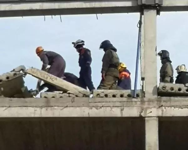 В&nbsp;Красноярске два человека погибли из-за обрушения бетонной плиты в&nbsp;недострое 