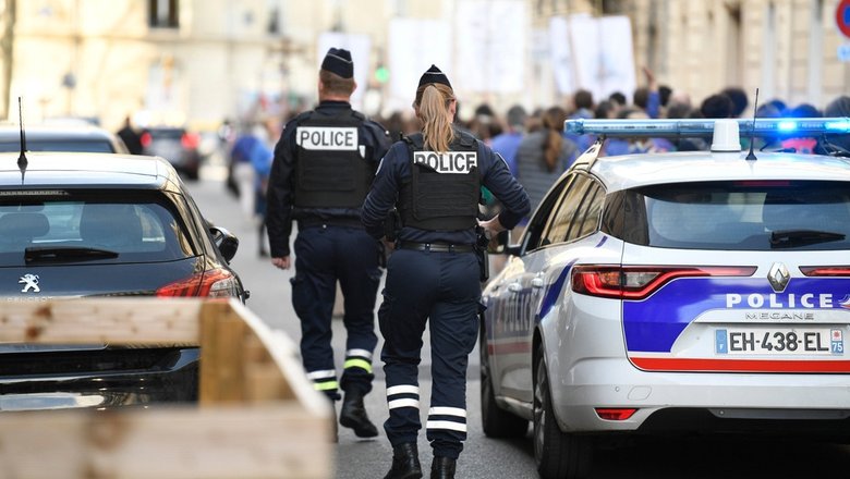 Во Франции мэра избили во время празднования Дня Победы