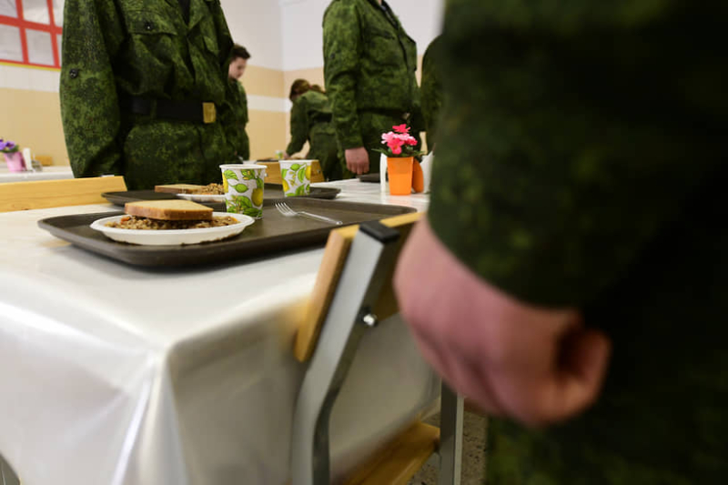 Военных лишили питания