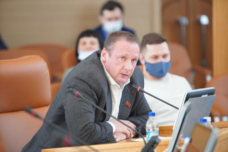 &laquo;Все камеры будут уничтожены&raquo;. Депутат Дюков высказался о&nbsp;бое с&nbsp;коллегой Гриневым