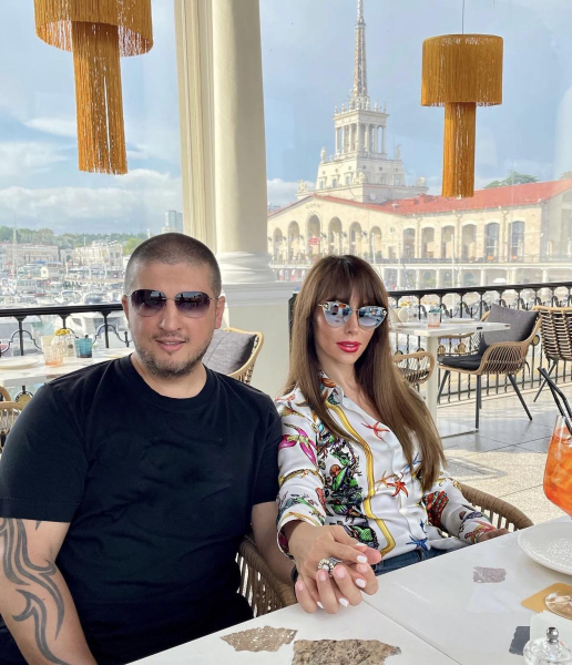 Жена кондитера Рената Агзамова назвала причину развода с ним