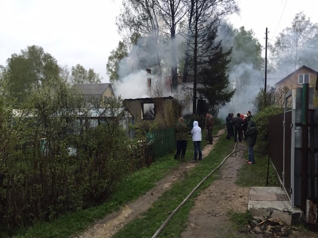 Житель Томского района обжёг кисти рук на пожаре в дачном двухэтажном доме